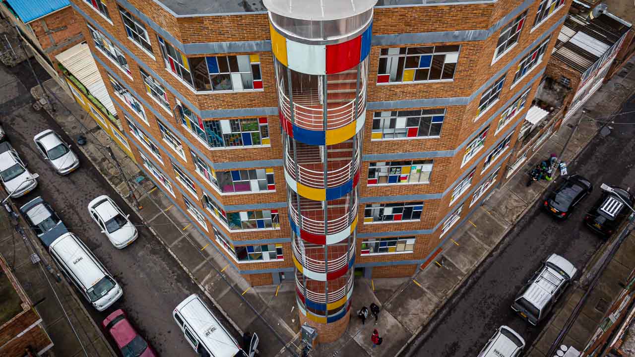 Vista aérea del edificio principal del Colegio Domingo Savio Bilingual School
