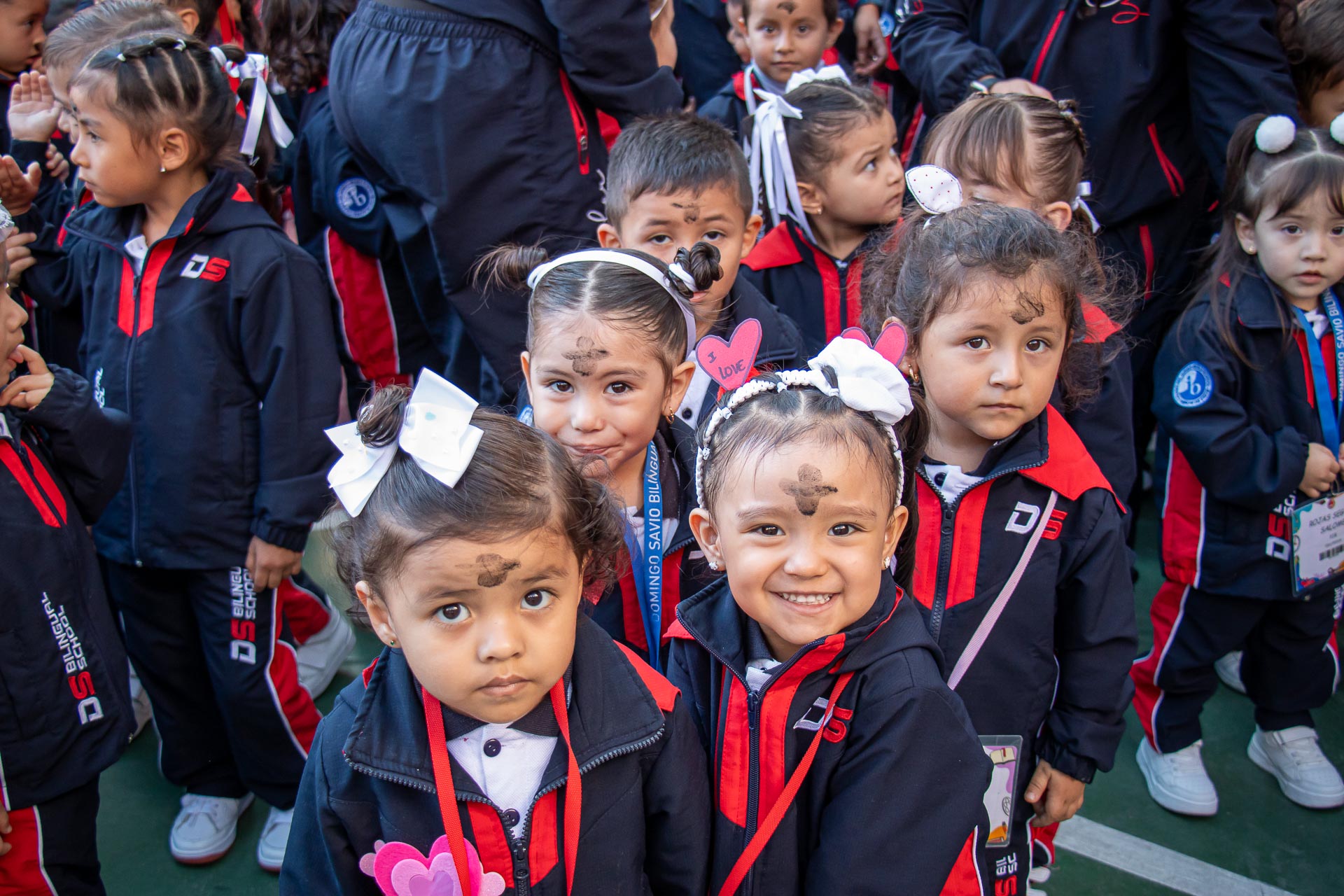 Niños del Colegio Domingo Savio durante una actividad pastoral.