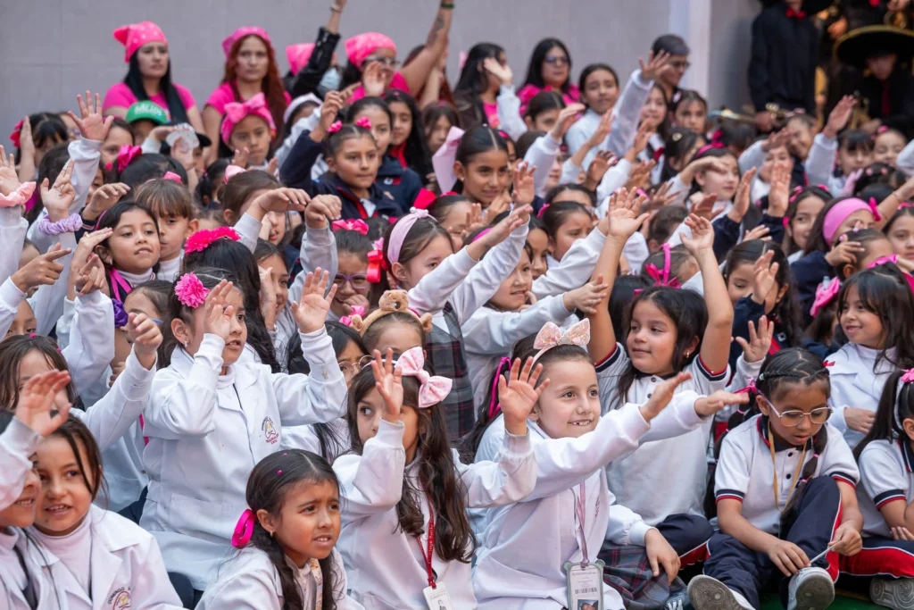 Cierre de la jornada cultural en conmemoración del Día de la Mujer.
