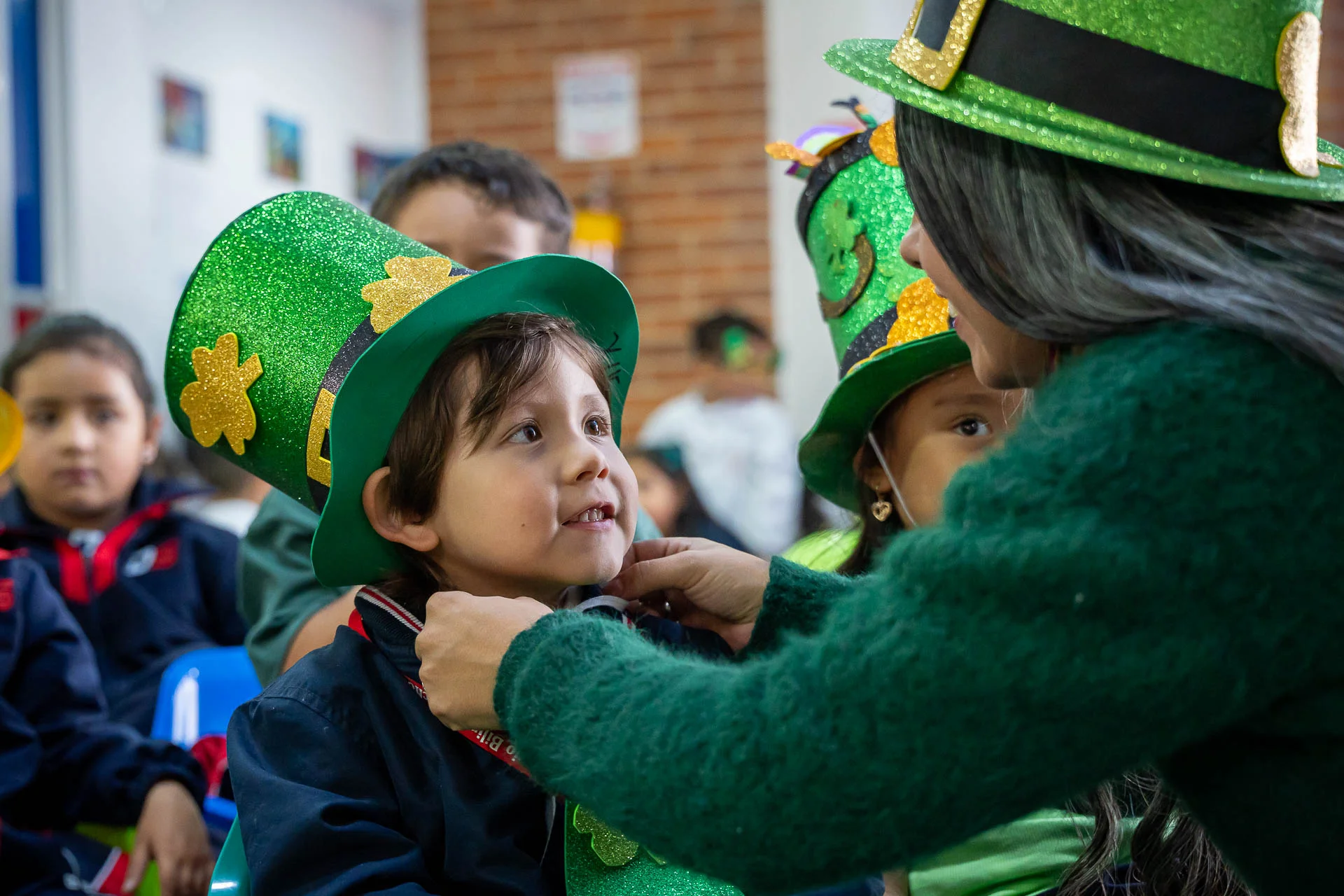 Celebración de St. Patrick’s Day en DSBS: actividades, disfraces y decoración verde.