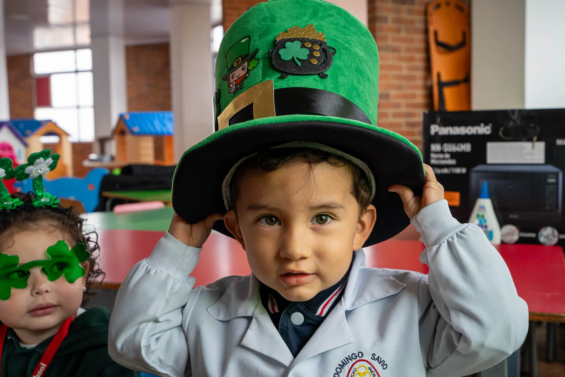 Celebración de St. Patrick’s Day en DSBS: actividades, disfraces y decoración verde.