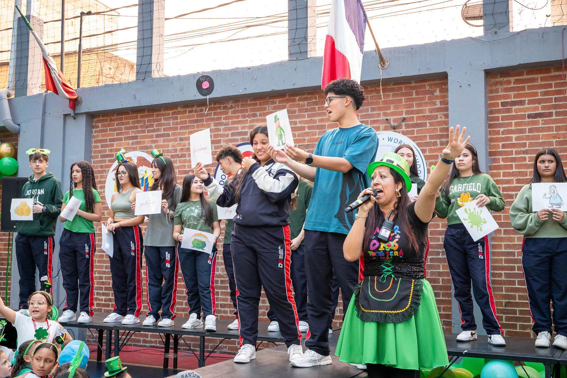 Celebración de St. Patrick’s Day en DSBS: actividades, disfraces y decoración verde.