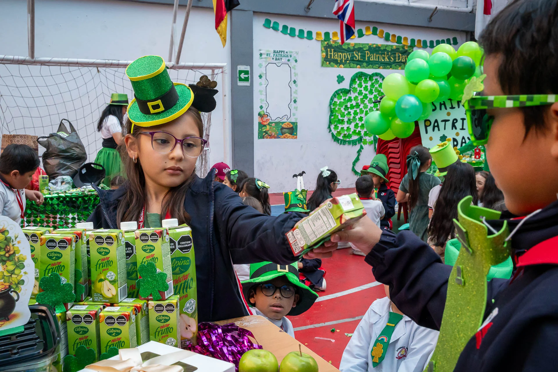 Celebración de St. Patrick’s Day en DSBS: actividades, disfraces y decoración verde.