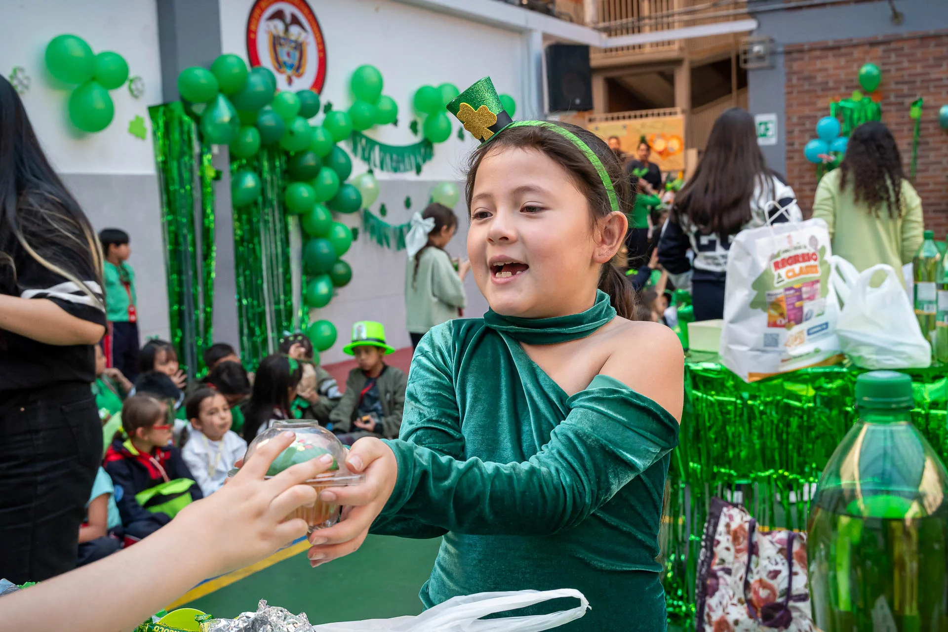 Celebración de St. Patrick’s Day en DSBS: actividades, disfraces y decoración verde.