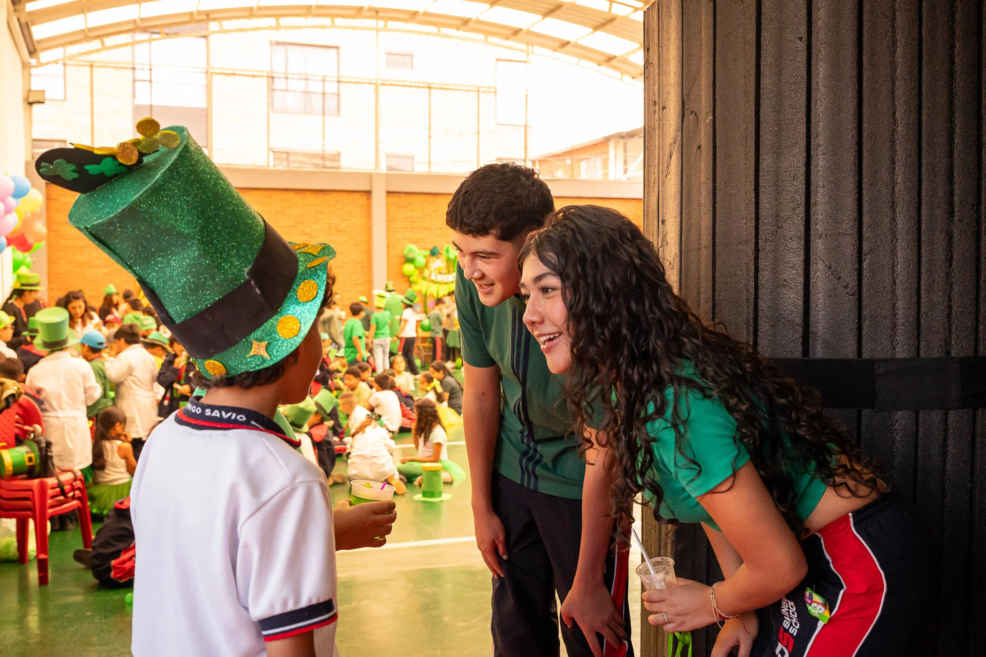 Celebración de St. Patrick’s Day en DSBS: actividades, disfraces y decoración verde.