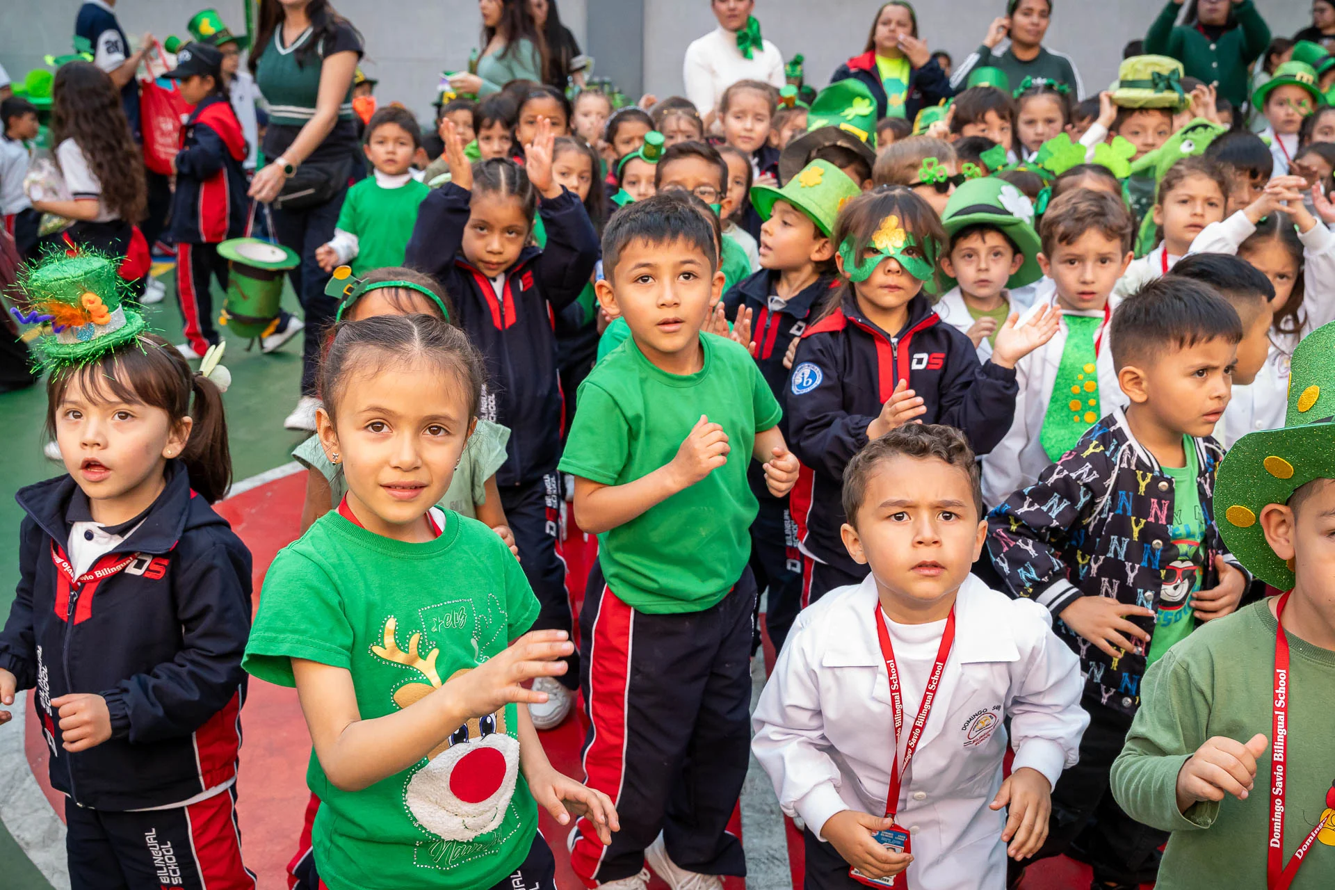 Celebración de St. Patrick’s Day en DSBS: actividades, disfraces y decoración verde.