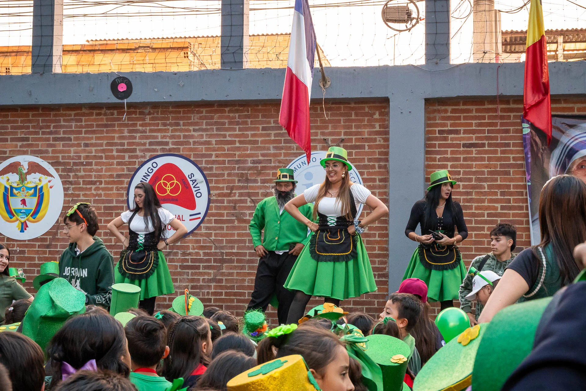 Celebración de St. Patrick’s Day en DSBS: actividades, disfraces y decoración verde.