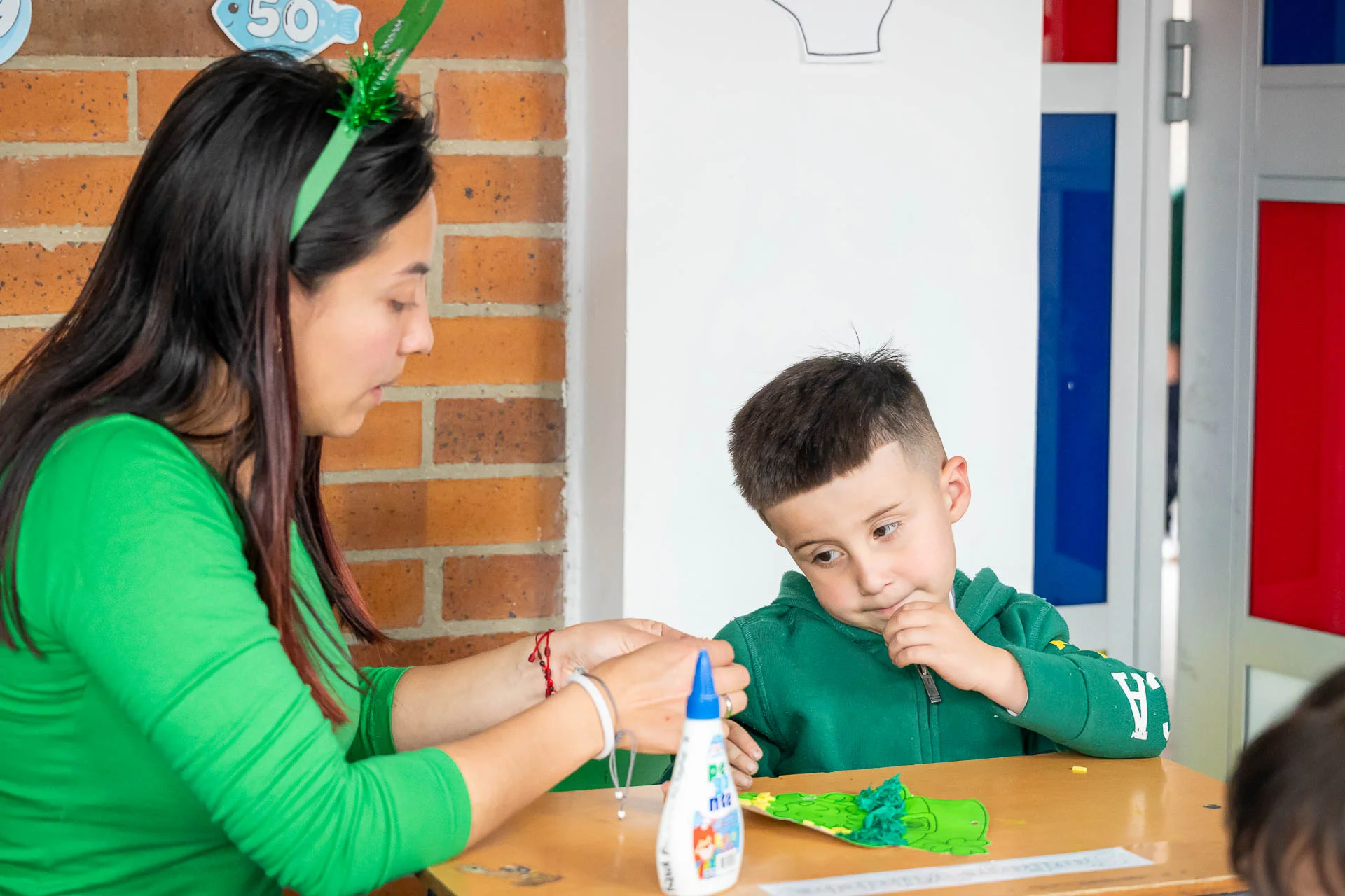 Celebración de St. Patrick’s Day en DSBS: actividades, disfraces y decoración verde.