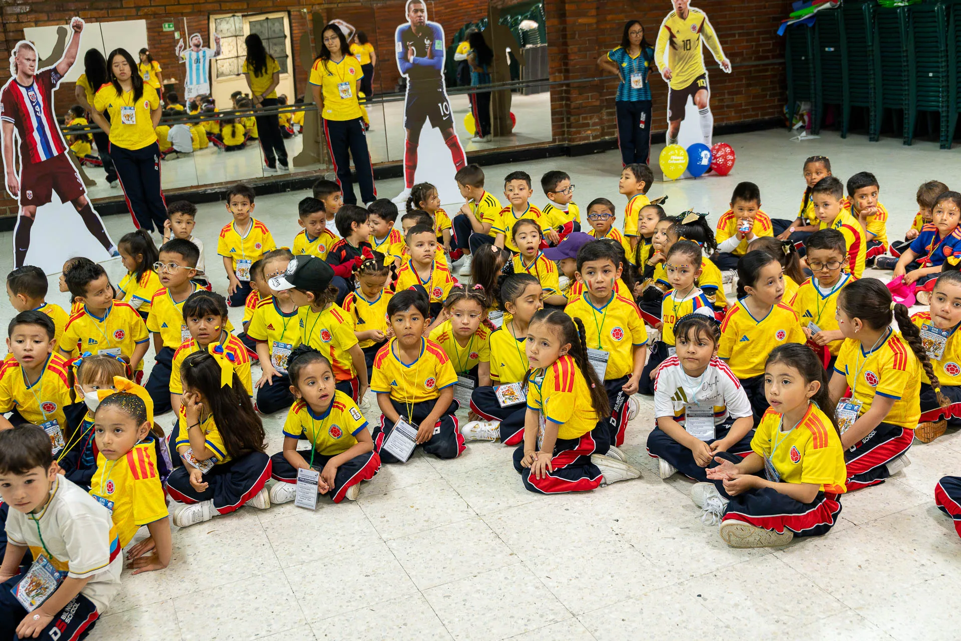 Estudiantes del Domingo Savio Bilingual School durante las actividades de Summer Day.