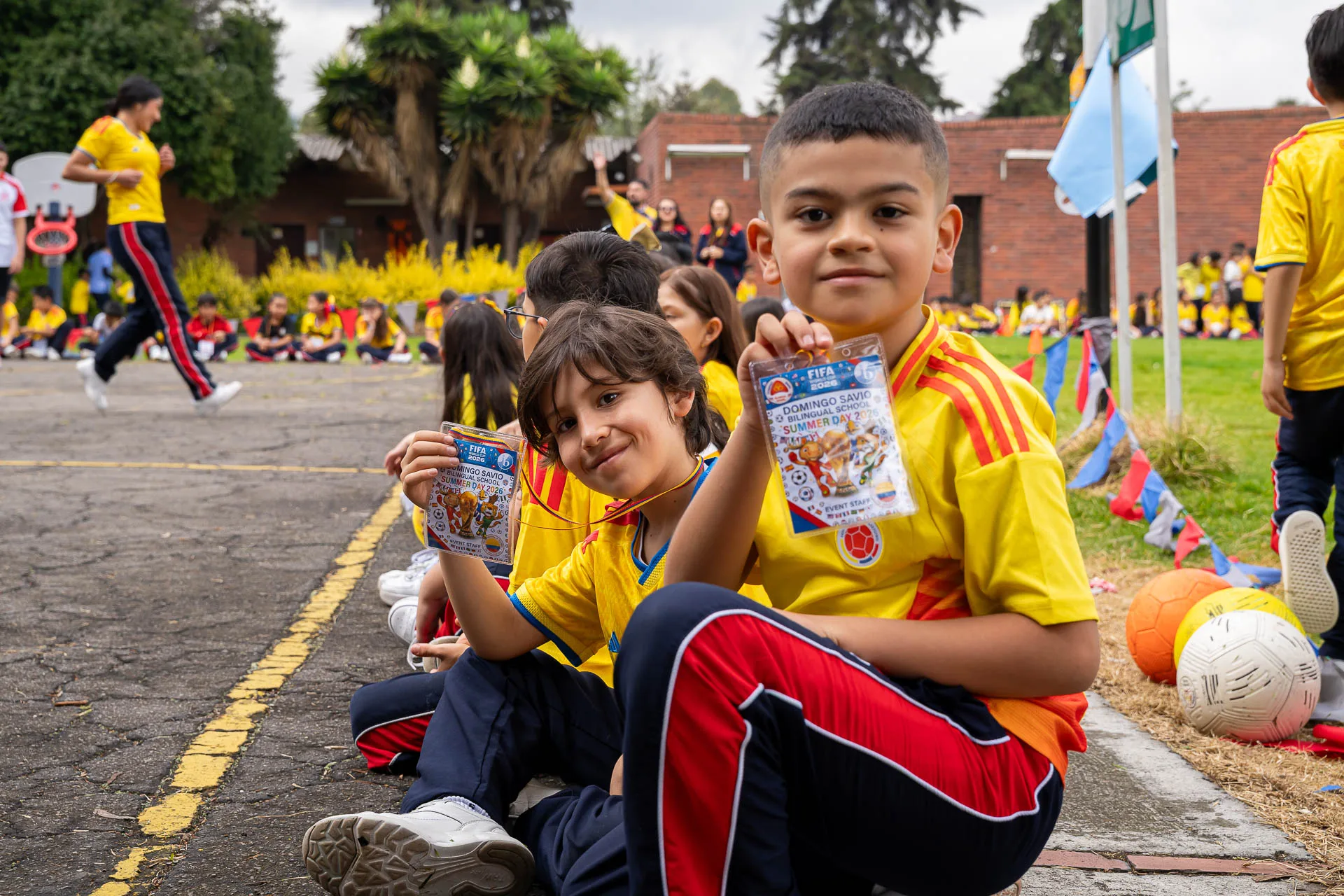 Estudiantes del Domingo Savio Bilingual School durante las actividades de Summer Day.