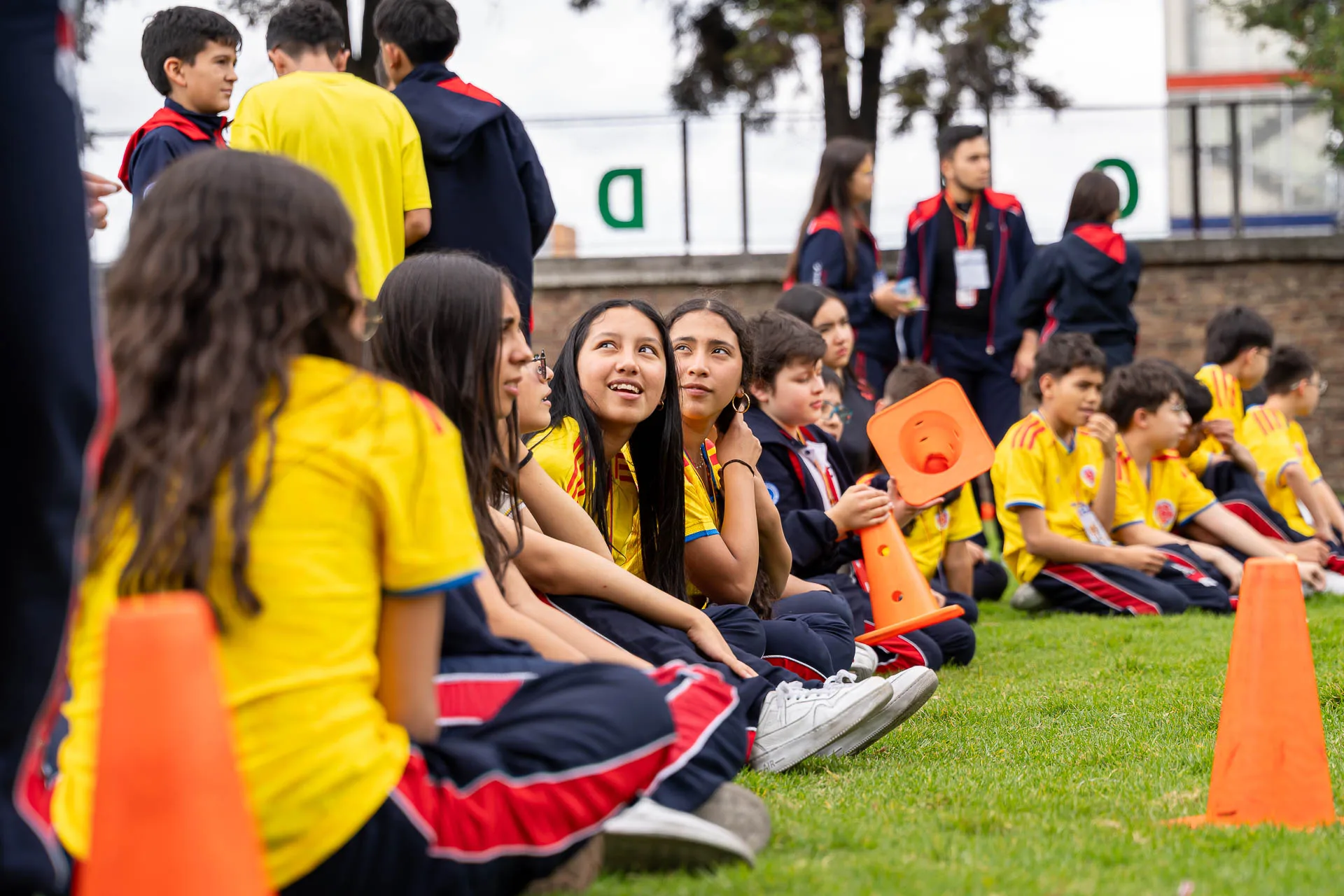 Estudiantes del Domingo Savio Bilingual School durante las actividades de Summer Day.