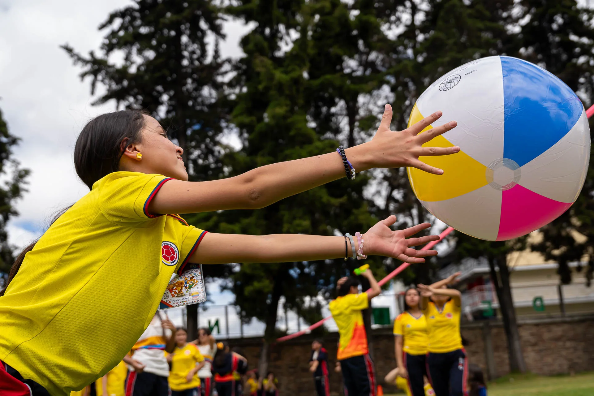Estudiantes del Domingo Savio Bilingual School durante las actividades de Summer Day.