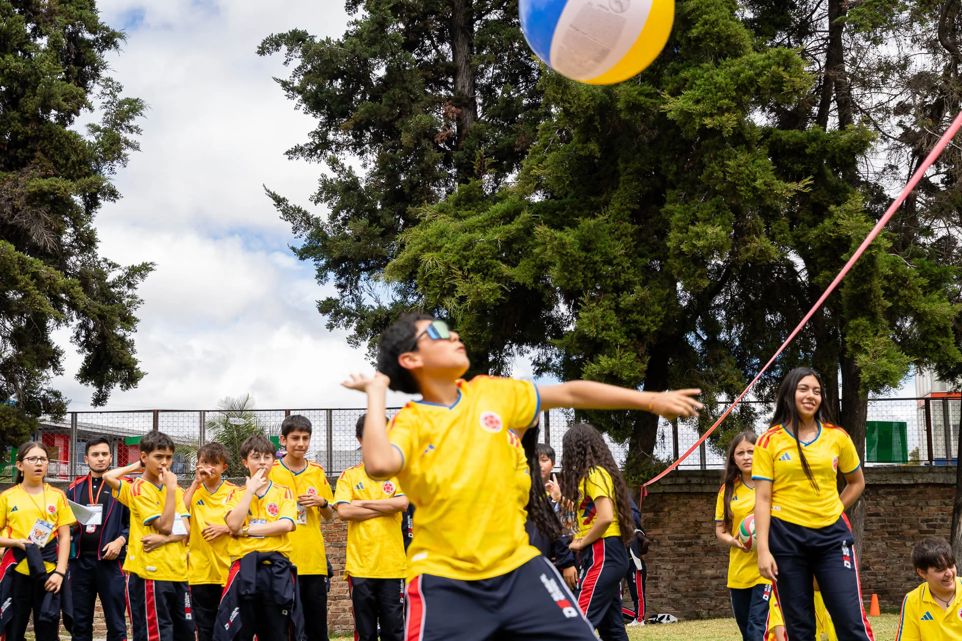 Estudiantes del Domingo Savio Bilingual School durante las actividades de Summer Day.