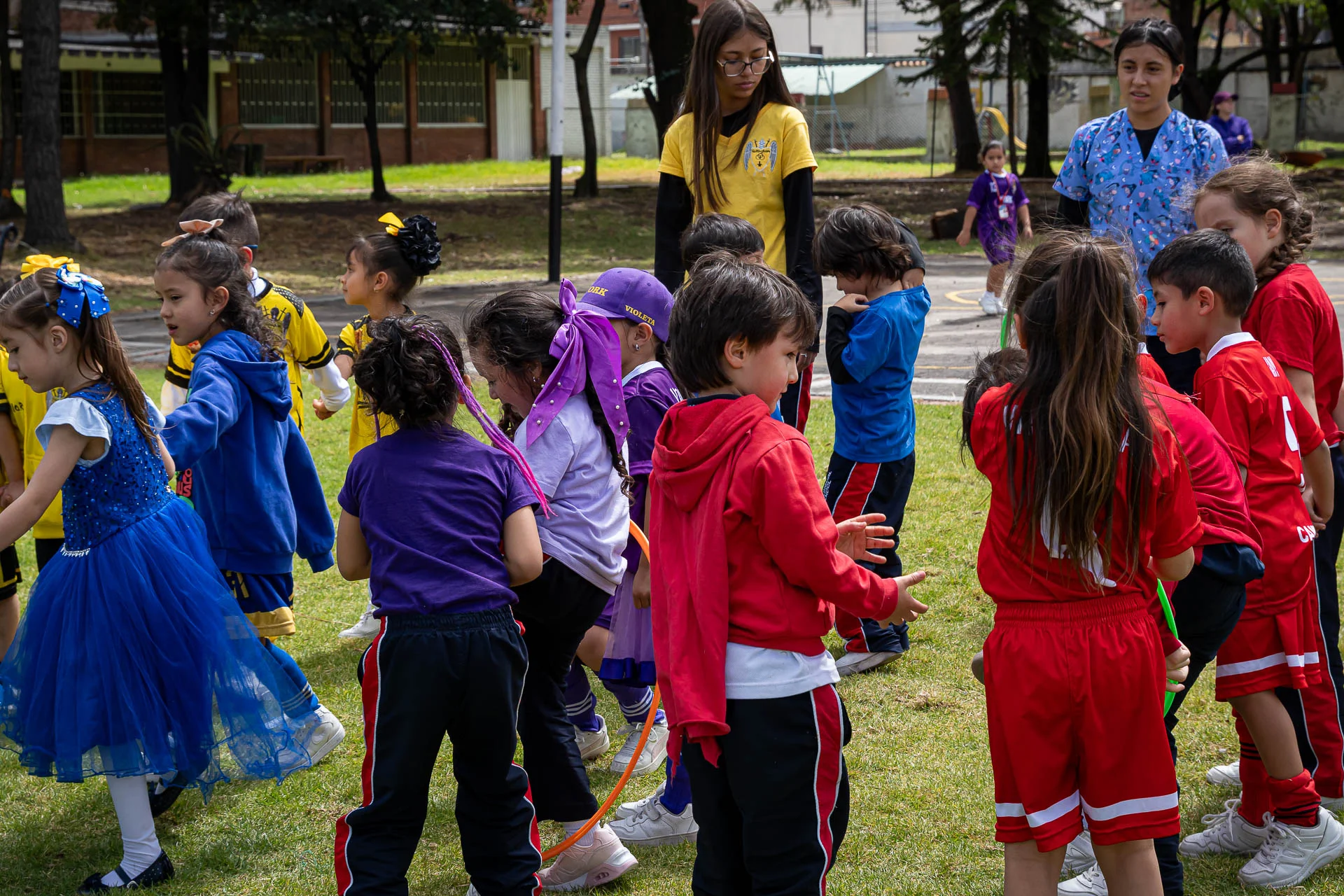 Encuentro de Casas 2026: estudiantes de la casa Cambridge en el Encuentro de Casas. Fotografía 16.