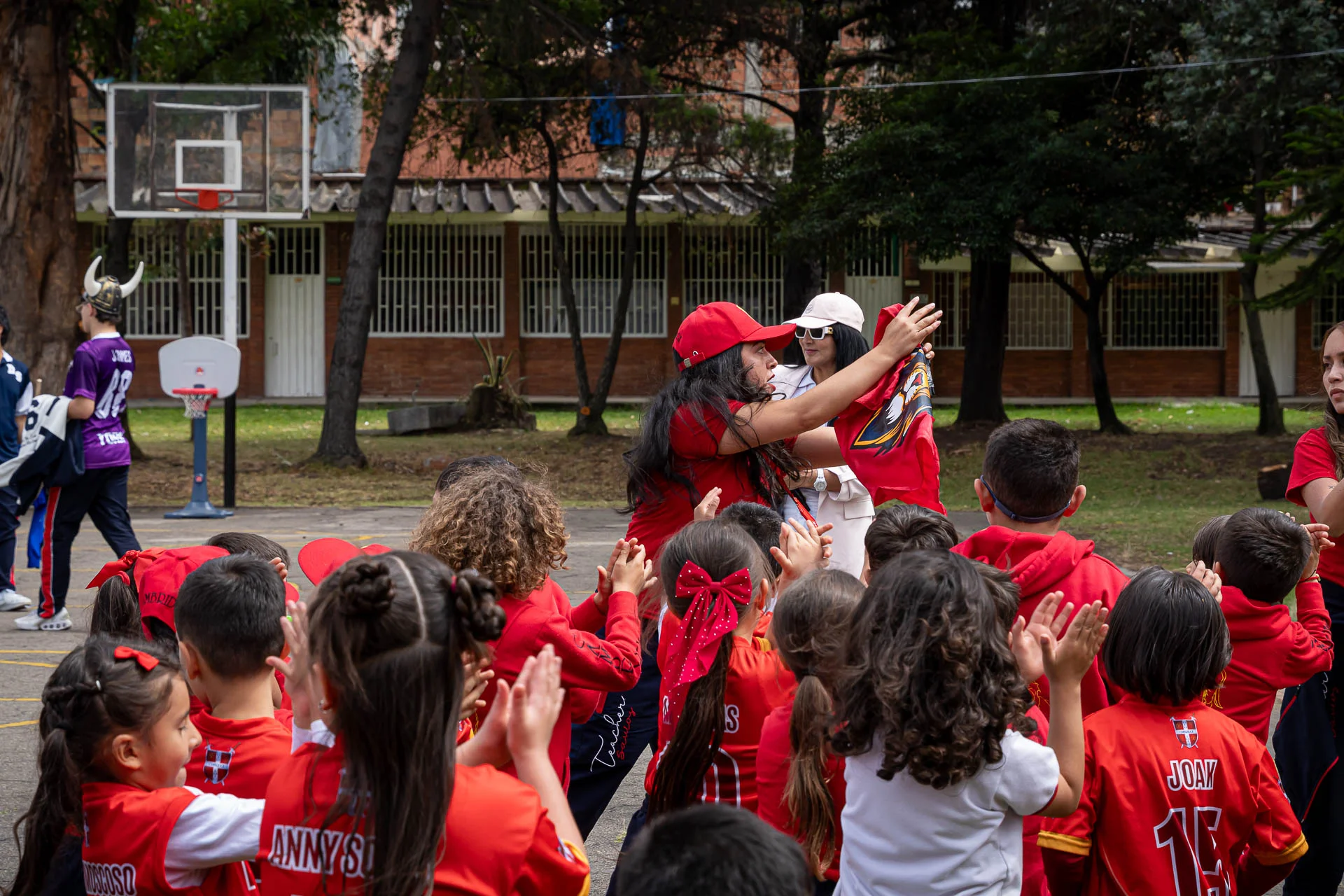 Encuentro de Casas 2026: estudiantes de la casa Cambridge en el Encuentro de Casas. Fotografía 18.