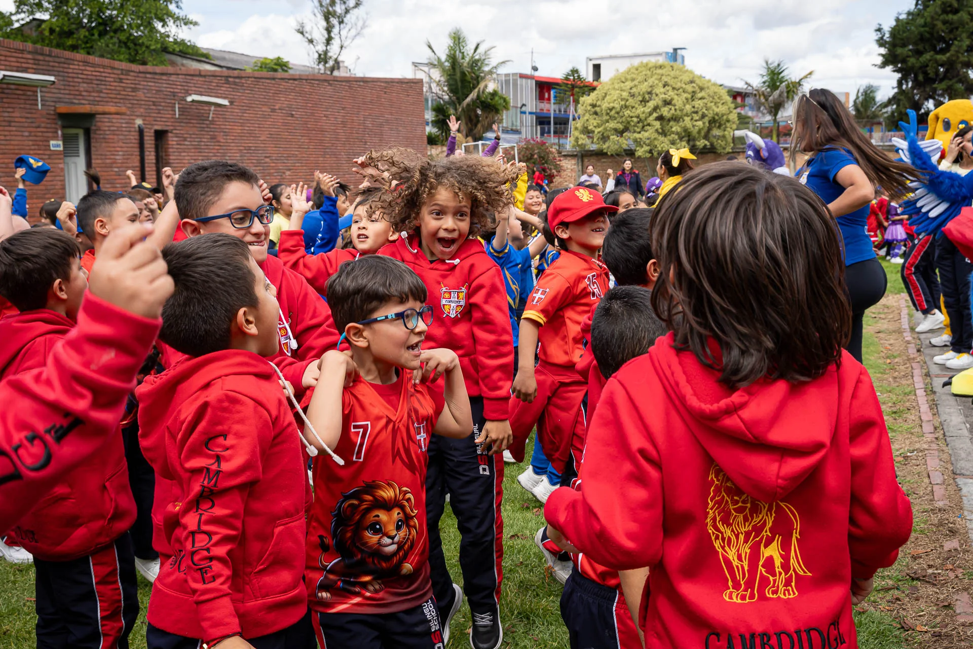 Encuentro de Casas 2026: estudiantes de la casa Cambridge en el Encuentro de Casas. Fotografía 19.