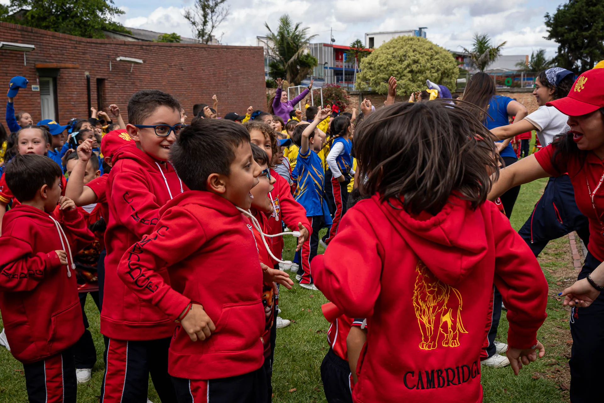 Encuentro de Casas 2026: estudiantes de la casa Cambridge en el Encuentro de Casas. Fotografía 20.