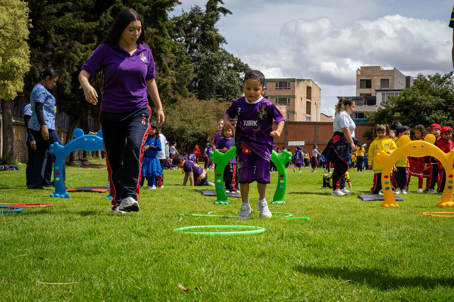 Encuentro de Casas 2026: estudiantes de la casa York en el Encuentro de Casas. Fotografía 20.